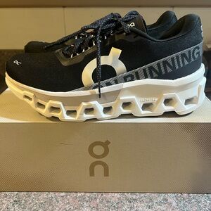 On Running Black & White Women’s Sneakers